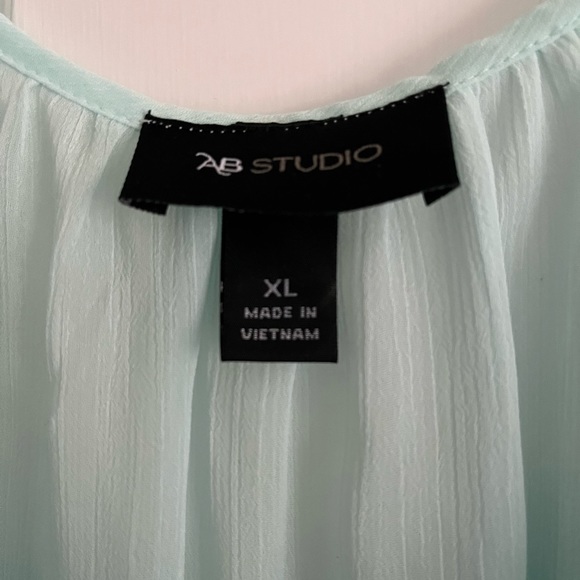 XL shirt - Picture 3 of 4